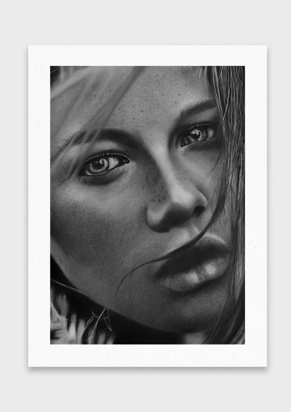Kunstdruck „MEMORY“ mit Weißrand – fein gezeichnetes Frauenporträt von Elena Weiskar, gedruckt auf Hahnemühle Photo Rag Papier.
